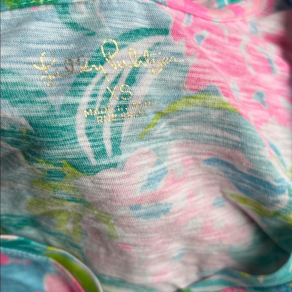 Lilly Pulitzer Colorful Short Sleeve T-shirt | Tropical | Vibrant | Colorful - Picture 4 of 5